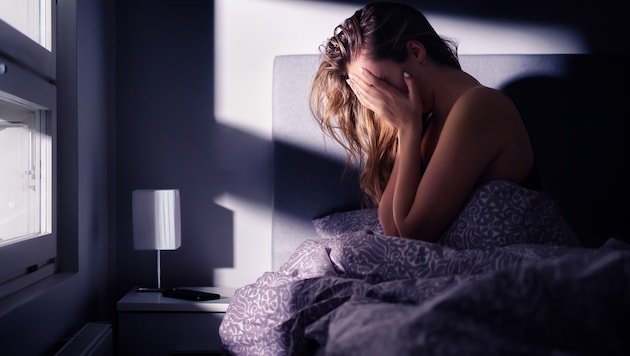 Die Lärmbelastung im Schlafzimmer nach Möglichkeit zu reduzieren, ist eine sinnvolle Maßnahme – ...