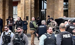 Im US-Bundesstaat Michigan ist ein bewaffneter Mann in eine Synagoge gerast. Dabei wurde ein ...