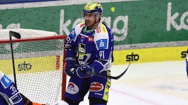 VSV-Stürmer Nick Hutchison macht Probleme. 