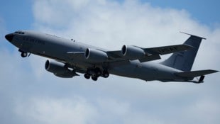 Österreichs Verteidigungsministerium hat den USA die Nutzung des Luftraums für Kriegseinsätze ...