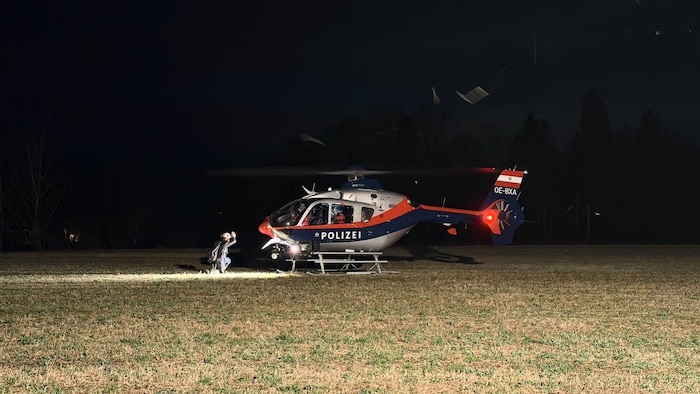 Mittels Wärmebildkamera machte man sich aus der Vogelperspektive auf die Suche nach Glutnestern.