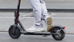 Mit über zwei Promille stellte sich junger Mann auf E-Scooter (Symbolfoto).