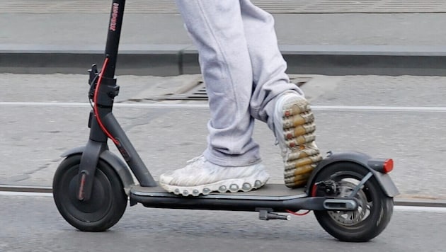 Mit über zwei Promille stellte sich junger Mann auf E-Scooter (Symbolfoto).