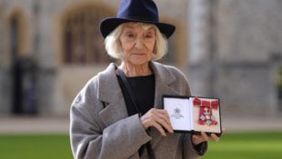 Jane Lapotaire wurde im letzten Jahr auf Schloss Windsor der Titel CBE verliehen. Jetzt ist die ...