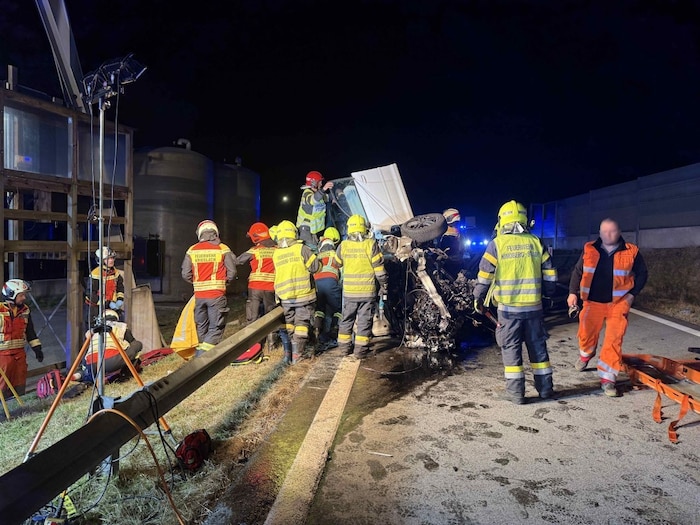 Die Feuerwehren Kindberg-Stadt und Krieglach standen im Einsatz.