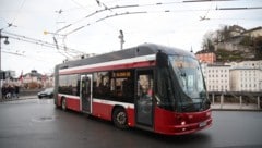 Rund um die Staatsbrücke stand am Montag gegen Mittag alles. (Symbolbild)