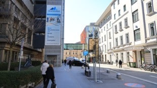 Die verletzte 15-Jährige wurde in die Klinik gebracht.