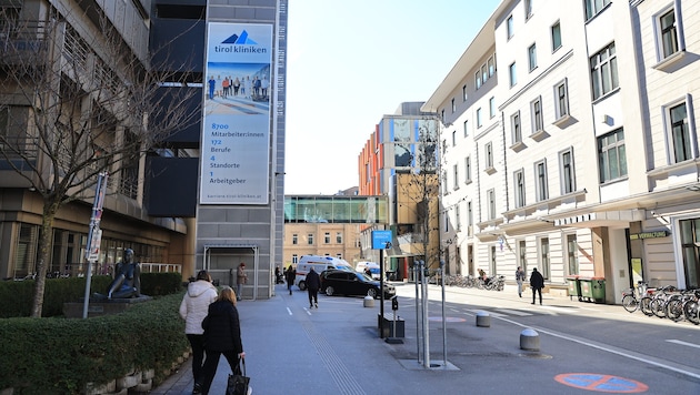 Die verletzte 15-Jährige wurde in die Klinik gebracht.