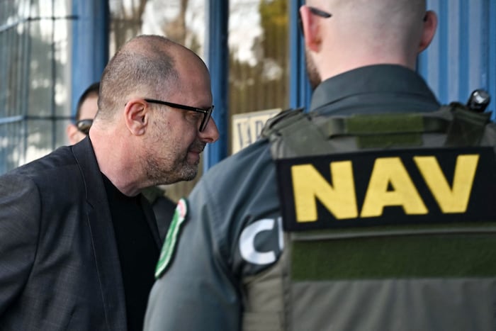 Beamte der ungarischen Steuer- und Zollbehörde hatten den Geldtransport gestoppt.