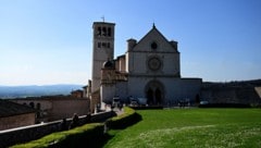 Als Franziskus 1228 heiliggesprochen wurde, wurde mit dem Bau der Basilika San Francesco in ...
