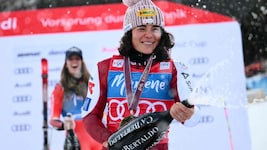 Schon heute könnte die Steirerin die Korken knallen lassen und sich die Kugel holen.