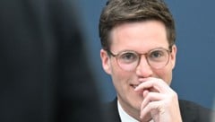 Nach der Veröffentlichung eines sexistischen Videos des CDU-Spitzenkandidaten Manuel Hagel steht ...