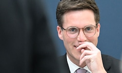 Nach der Veröffentlichung eines sexistischen Videos des CDU-Spitzenkandidaten Manuel Hagel steht ...