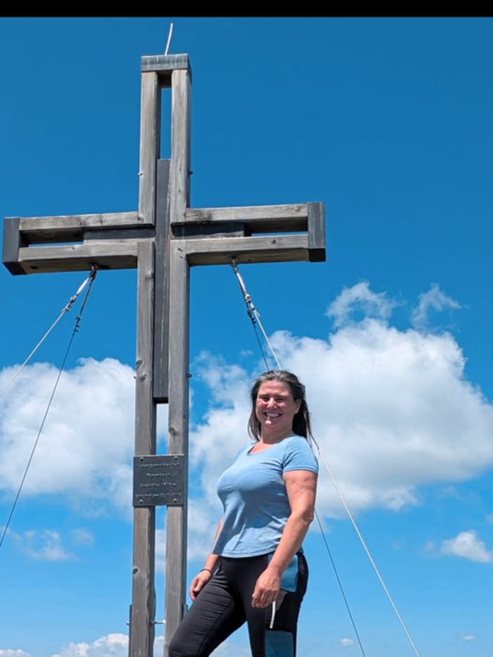 The structural engineer and part-time dog breeder’s great hobby: climbing mountains