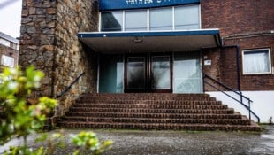 Vor der Synagoge in Rotterdam wurde Feuer gelegt.