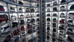 VW und andere kämpfen mit dem Umstieg auf E-Mobilität und dem schwächelnden Absatz, viele ...