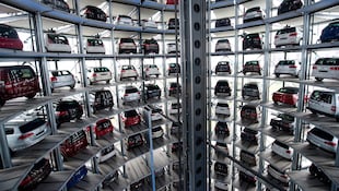 VW und andere kämpfen mit dem Umstieg auf E-Mobilität und dem schwächelnden Absatz, viele ...