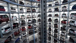 VW und andere kämpfen mit dem Umstieg auf E-Mobilität und dem schwächelnden Absatz, viele ...