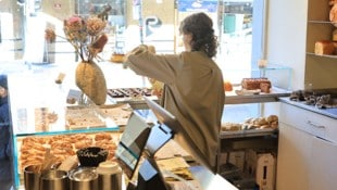 Neben Brot gibt es auch süßes Gebäck in der Bäckerei, vieles davon vegan.