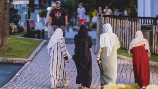 Verschleierte Frauen sind im Sommer kein seltenes Bild