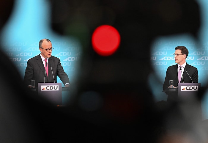 Bundeskanzler Friedrich Merz stärkte dem Abgeordneten Hagel nach dem Eklat den Rücken.