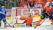Mit bärenstarken Leistungen hatte Goalie Max Lagace einen großen Anteil am ersten Meistertitel ...