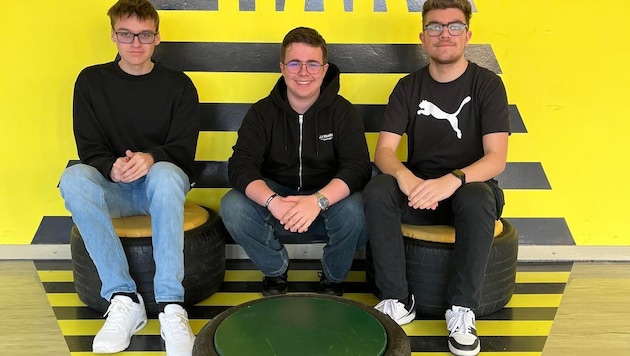 Die HAK-Schüler Marc Zimmermann, Simon Oswald und Nico Treißmann (v.l.) gründeten im Rahmen ...
