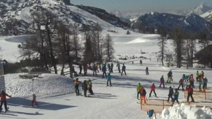 Naturschnee am Hinterstoder sorgt auch neben den Pisten noch für Winterfeeling.