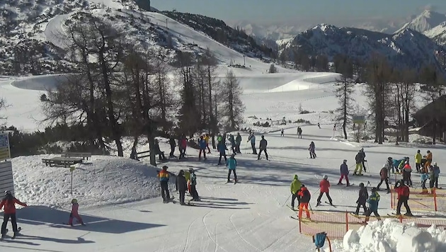 Naturschnee am Hinterstoder sorgt auch neben den Pisten noch für Winterfeeling.