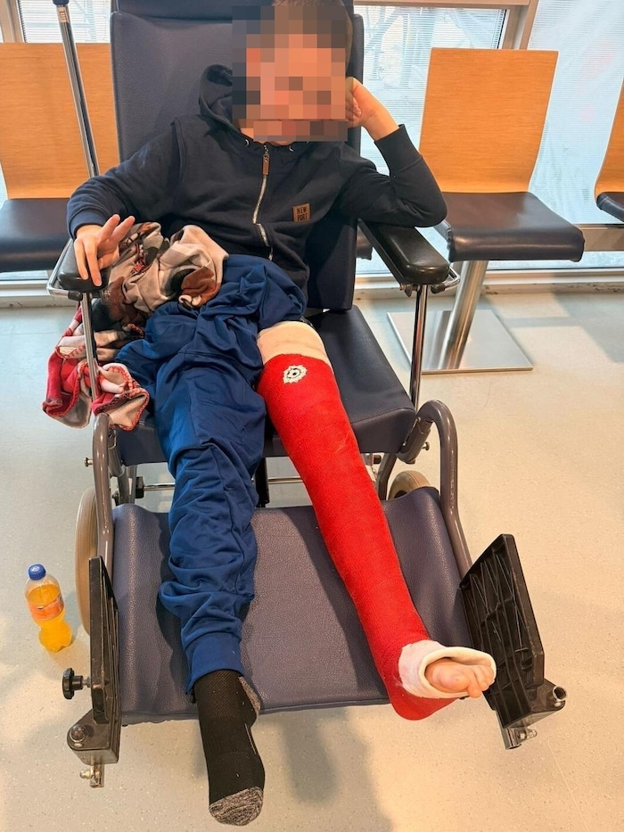 After a week in a cast, Sandro (10) was fitted with a so-called sports cast on Friday at Steyr ...