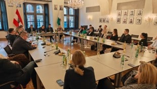 Felix Justich Gemeinsame Sitzung im steirischen Landtagsklub der FPÖ mit FP-Landesrat Amesbauer