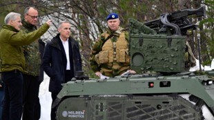 Kanadas Premierminister Mark Carney hat mit Deutschlands Kanzler Friedrich Merz und Norwegns ...