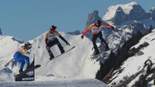 Izzi Hämmerle (M.) vor der pittoresken Kulisse seiner Montafoner Heimat.