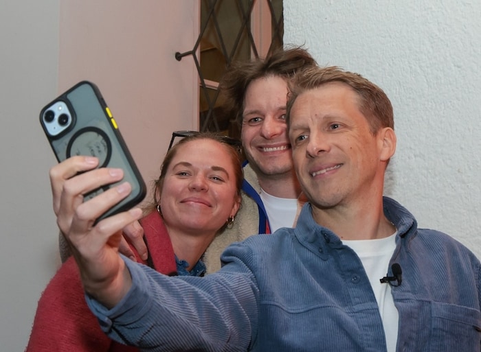 Oliver Pocher bahnte sich seinen Weg zum Kino mit einer Selfie-Orgie.