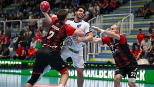 Viel Kampf um den Ball, aber nur einen Sieger hat es beim Duell HC Hard gegen Bad Vöslau gegeben ...