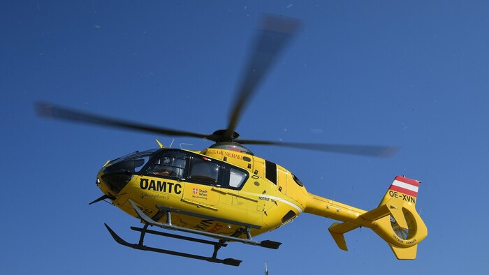 Eine 61-jährige Frau musste mit dem Rettungshubschrauber ins Spital geflogen werden ...