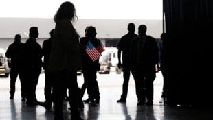 Im Mai 2025 reisten besonders viele weiße Südafrikaner in die USA ein.