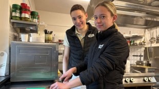 Cathrin Wurm ist in der Küche tätig. Gemeinsam mit Koch Markus Mak zaubert sie herrliche ...