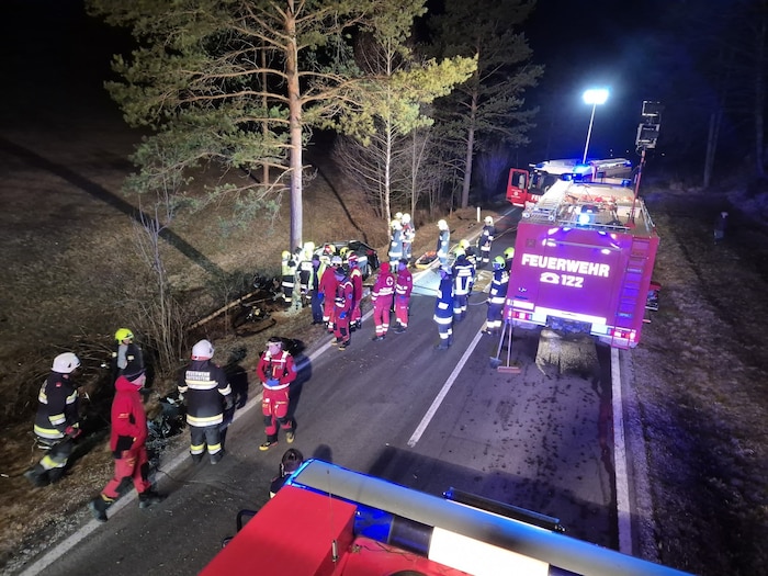 Auf der B 21 bei Rohr im Gebirge fand der folgenschwer Unfall statt.