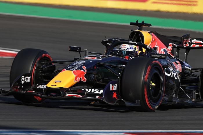 Max Verstappen hat in Shanghai mit seinen Boliden zu kämpfen.