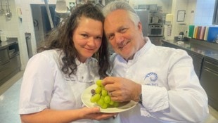 Küchenchef Peter Springer mit „seiner“ Evamaria, deren Liebe ihm durch sehr schwierige Zeiten ...