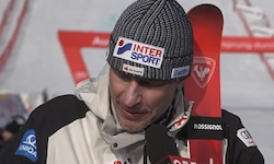 ÖSV-Damen-Chefcoach Roland Assinger war sichtlich bewegt über den Kugelgewinn von Julia Scheib.