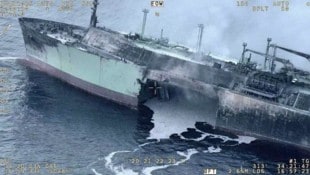 Ein riesiges Loch klafft im Rumpf des Flüssiggas-Tankers.