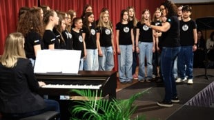 Der Klassenchor der 3a stellte sein Können unter Beweis. 