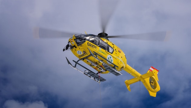 Das Mädchen wurde mit dem Hubschrauber ins Krankenhaus gebracht. (Symbolbild)