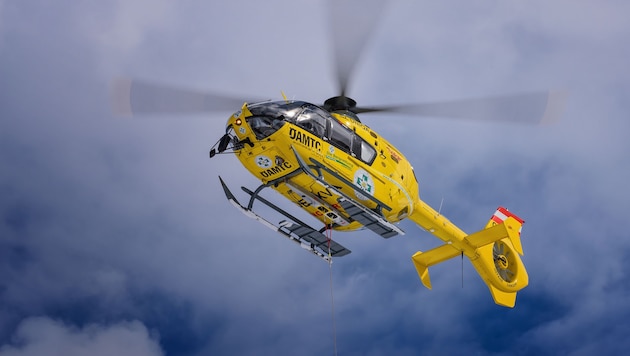 Der Mann kam mit dem Rettungshubschrauber ins Spital (Symbolbild)
