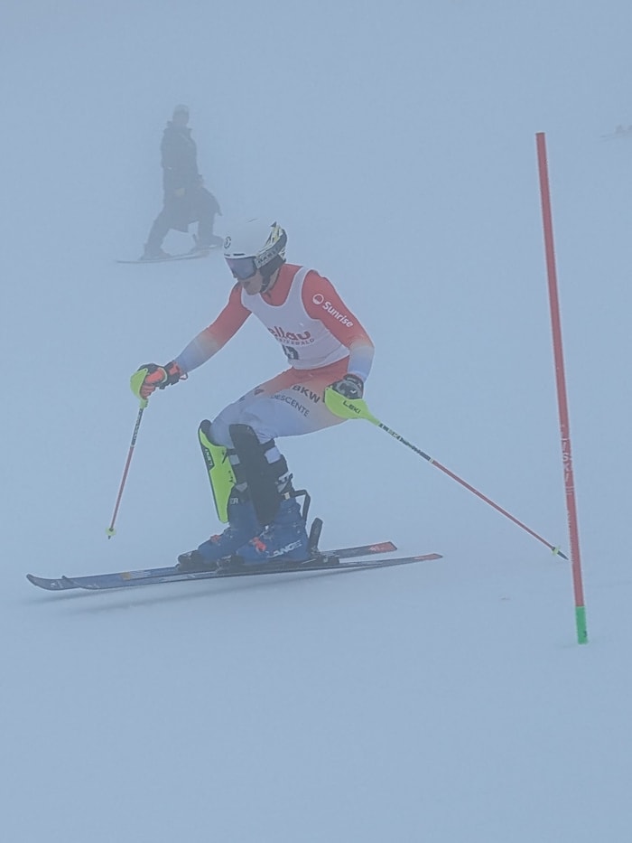 Der Schweizer Joel Luetolf holte sich am Samstag im Nebel von Mellau den Sieg.