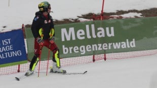 Slalomspezialist Jakob Greber schied bei seinem Heimrennen in Mellau im Finale aus.