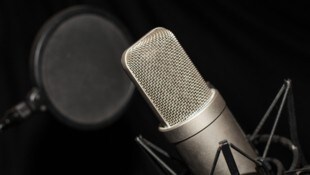 Die Synchronsprecher protestieren gegen eine unkontrollierte und illegale Nutzung ihrer Stimmen.