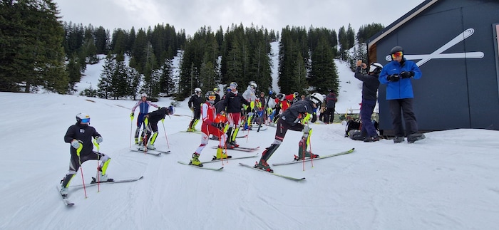 Gespanntes Warten vor der Besichtigung.